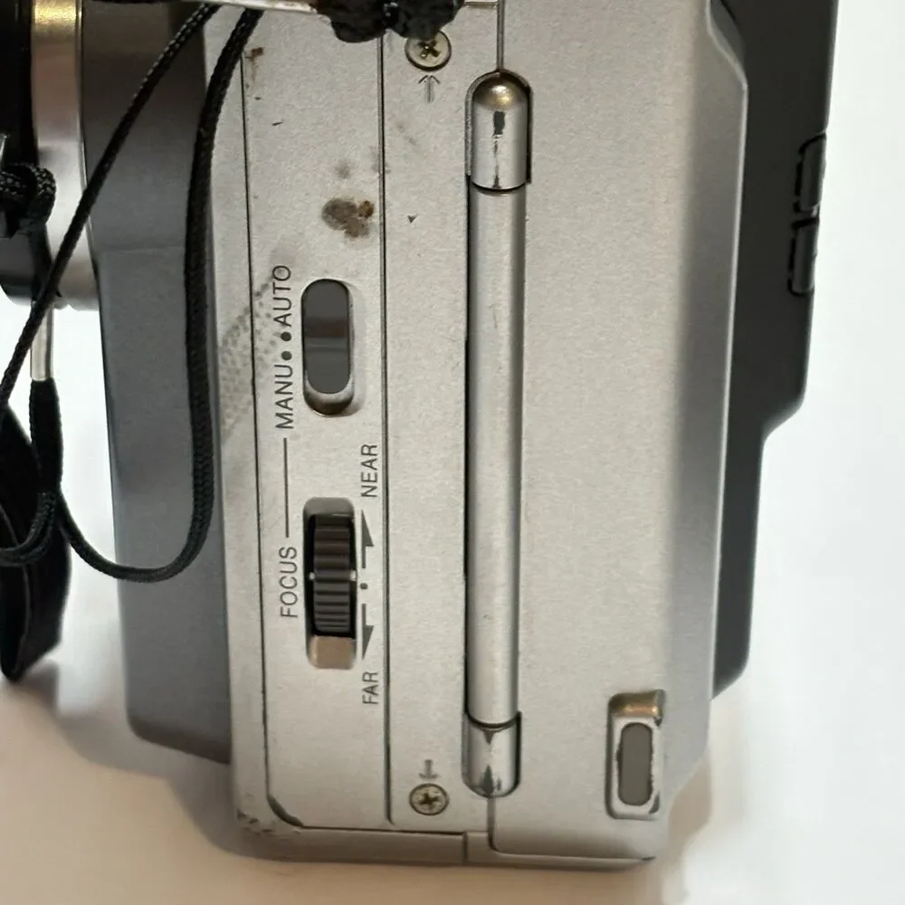 Sony Digital Mavica MVC-FD7 10x Optical Zoom Floppy Disk Camera